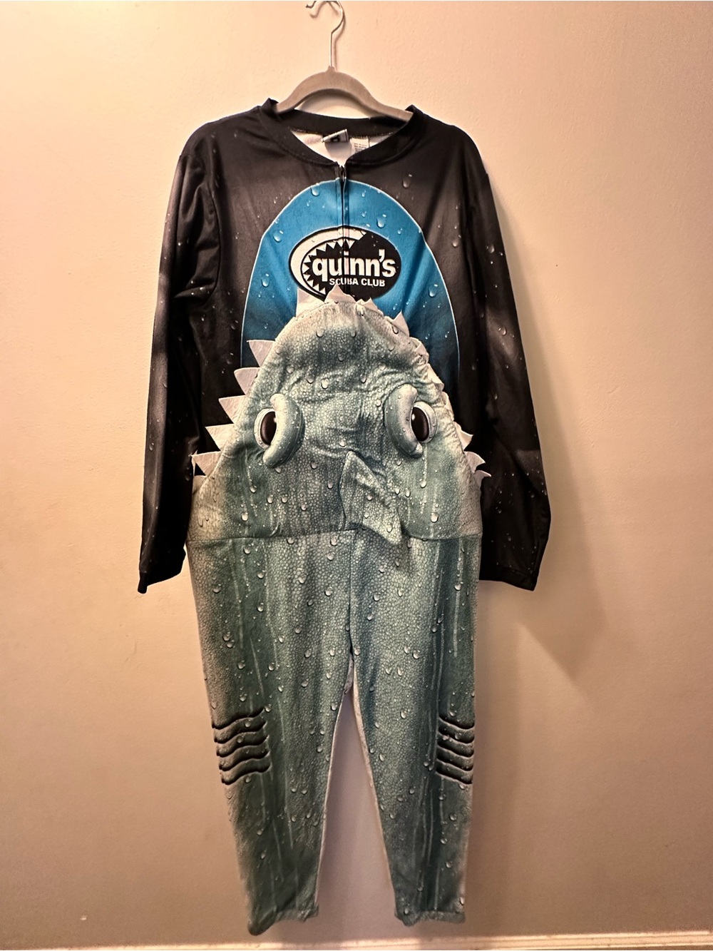 Quinn adult Shark onesies costume Halloween ?